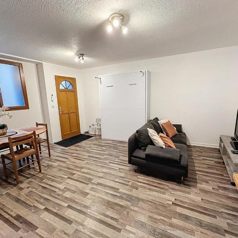 Séjour pèlerin serein pour séniors, appartement climatisé à 10 minutes sanctuaire et gare - Appartement 1 Chambre - 12