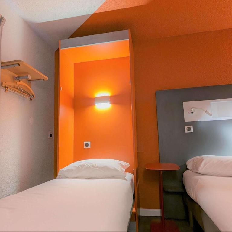 ibis budget Marseille Vieux Port - Chambre Triple avec 1 Lit Double et 1 Lit Simple Pliant - 11