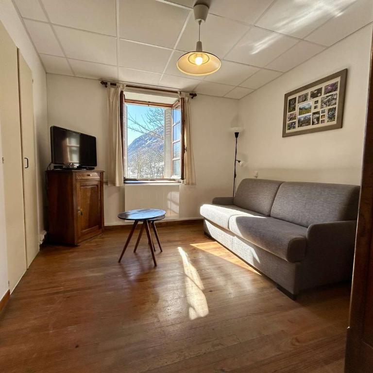 Appartement Montagne : 2 Pces, 4 Couchages, Jardin, Animaux OK, Navette et Commerce Proches - Maison 1 Chambre - 1