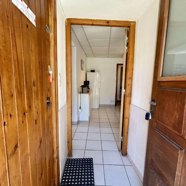 Appartement Montagne : 2 Pces, 4 Couchages, Jardin, Animaux OK, Navette et Commerce Proches - Maison 1 Chambre - 17