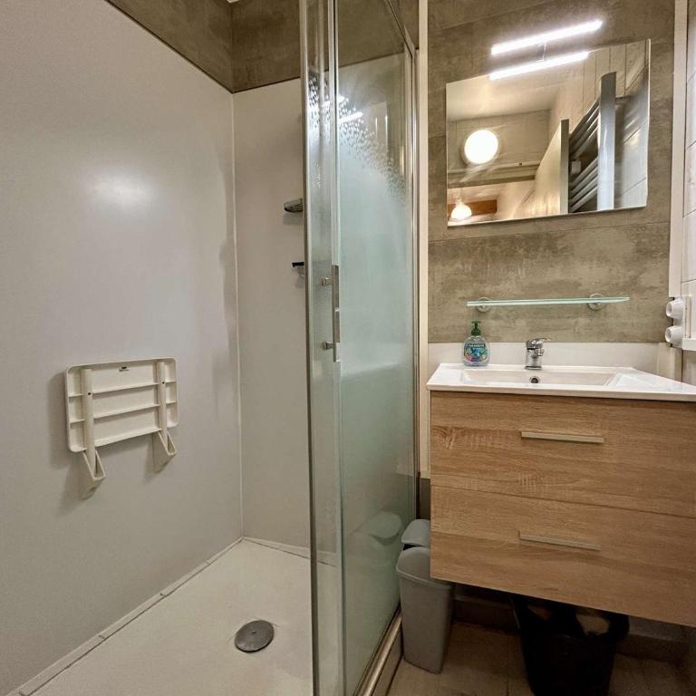 Appartement Montagne : 2 Pces, 4 Couchages, Jardin, Animaux OK, Navette et Commerce Proches - Maison 1 Chambre - 19