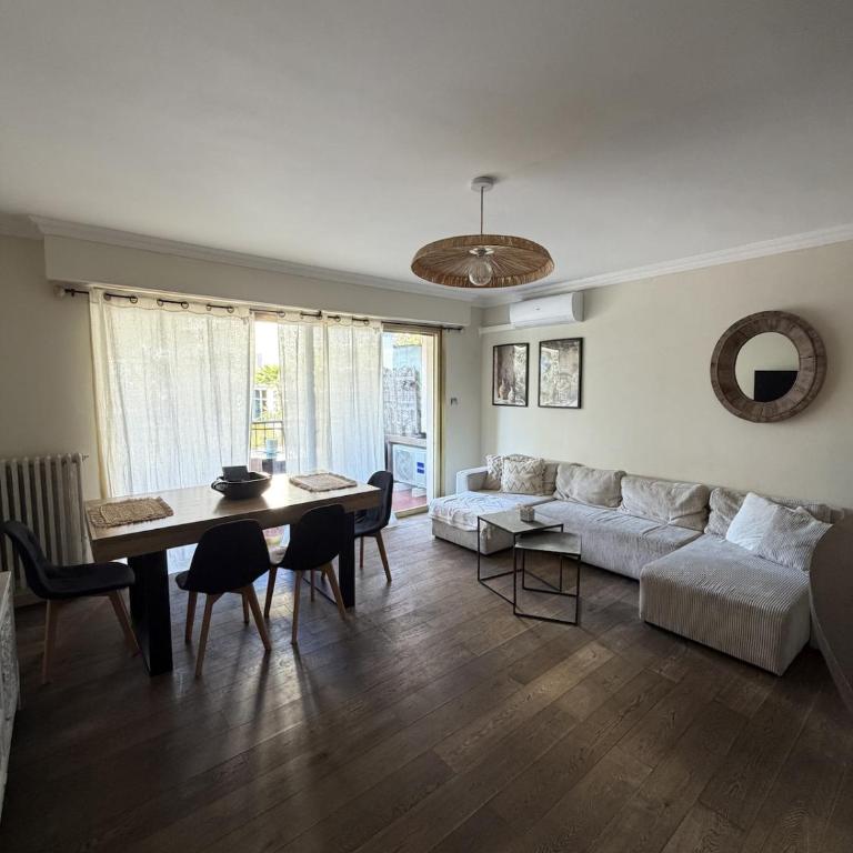 Appartement 4 pièces au cœur de Juan les Pins - Apartment mit 3 Schlafzimmern und Balkon - 1