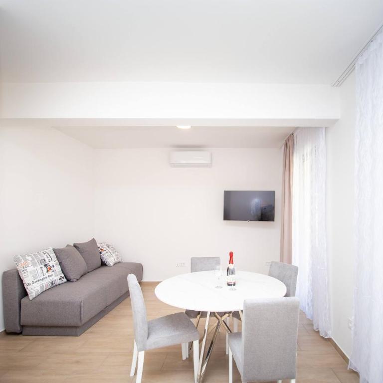 Nina Apartments Prcanj - One-Bedroom Apartment - 6