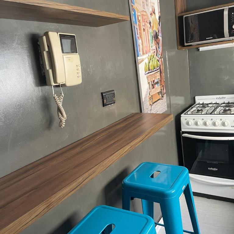 Dpto en Neuquén amueblado 2 ambientes, muy luminoso en zona céntrica - Apartamento de 1 dormitorio - 4