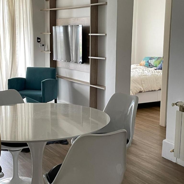 Dpto en Neuquén amueblado 2 ambientes, muy luminoso en zona céntrica - Apartamento de 1 dormitorio - 20