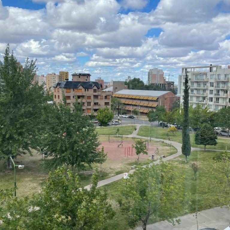 Dpto en Neuquén amueblado 2 ambientes, muy luminoso en zona céntrica - Apartamento de 1 dormitorio - 28