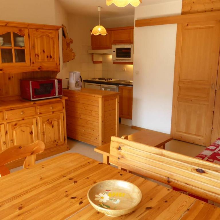 Charmant T2 de 40m² pour 7 pers. à Arêches, terrasse, proche pistes et commerces, classé 2 étoiles - FR-1-342-188 - Appartement (7 Adultes) - 1