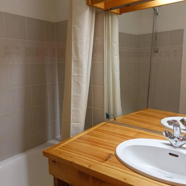 Charmant T2 de 40m² pour 7 pers. à Arêches, terrasse, proche pistes et commerces, classé 2 étoiles - FR-1-342-188 - Appartement (7 Adultes) - 12