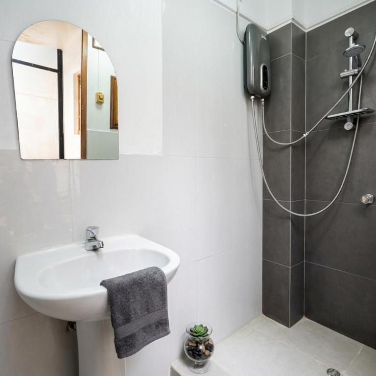 Casa premium - Jacuzzi, quincho y parque privado - Casa de 5 dormitorios - 6