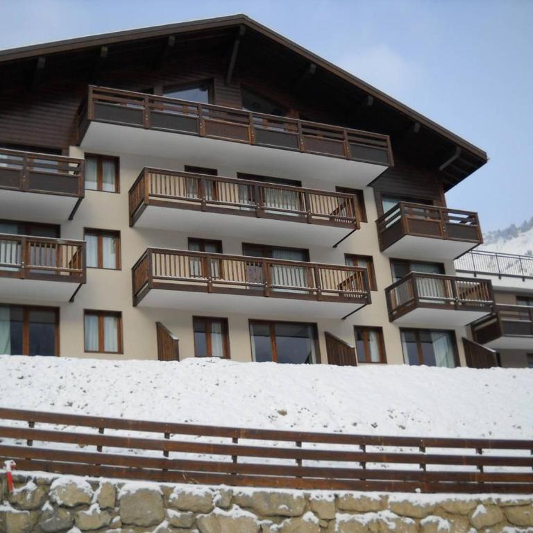 Charmant T3 avec piscine et balcon, proche station - Two-Bedroom Apartment - 14