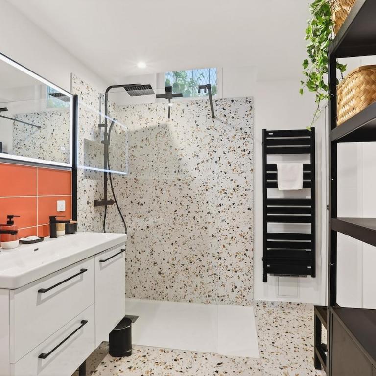 Magnifique maison avec parking à 50m de la plage - Maison 3 Chambres - 5