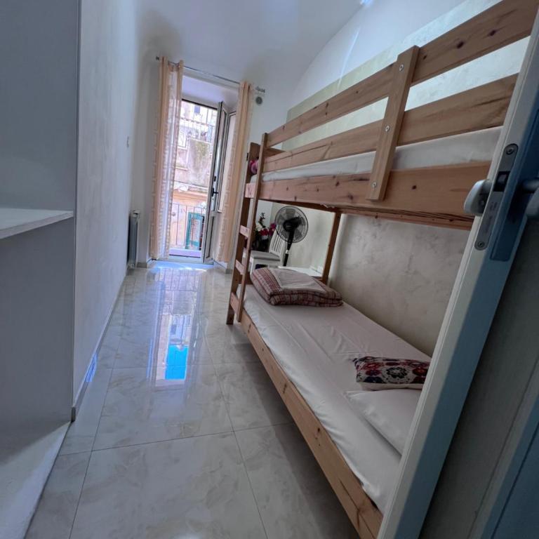 ABID'S PALACE IN TERMINI - Suite Familiare con Balcone - 1