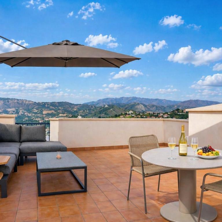 Blue Nautico - penthouse with stunning views of La Herradura - Two-Bedroom Apartment - 5