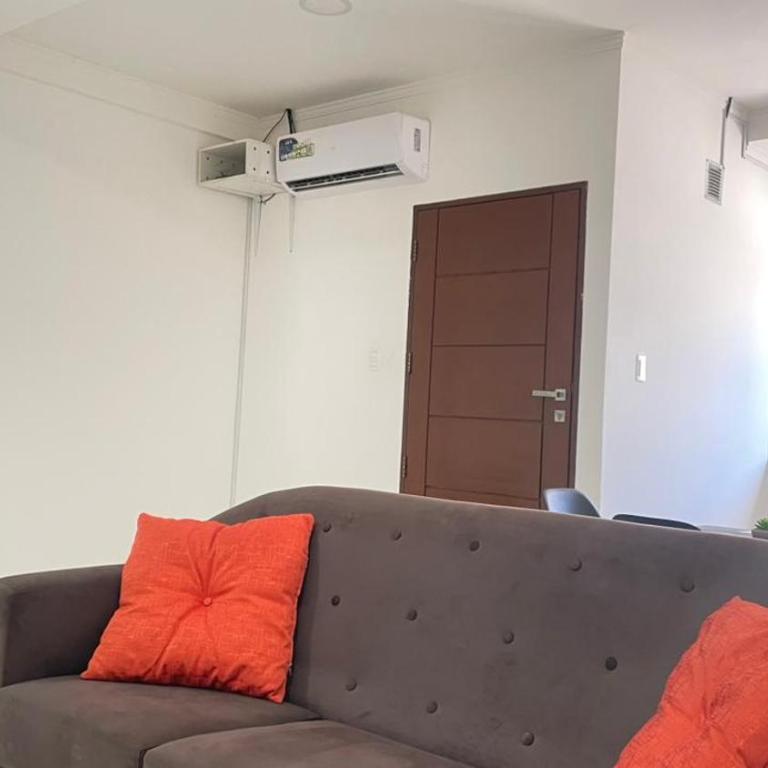 Confort y Estilo Centrico a pasos de todo Grupos y Flias - Two-Bedroom Deluxe Apartment - 64
