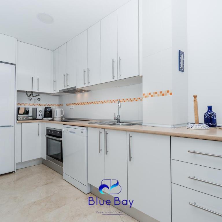 Blue Nautico - penthouse with stunning views of La Herradura - Two-Bedroom Apartment - 15