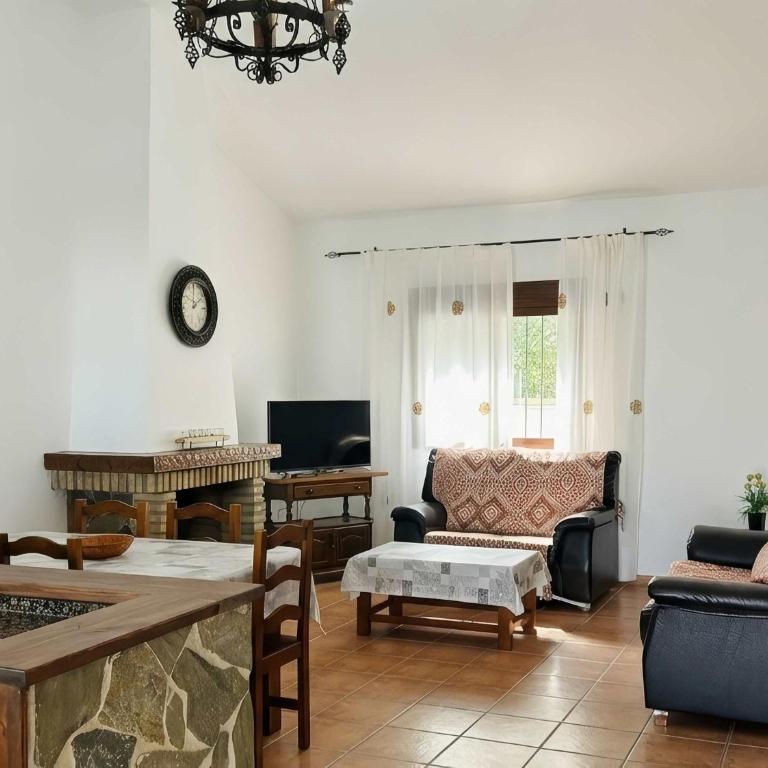 Chalet con piscina privada no permitimos grupos de jovenes - Casa - 10