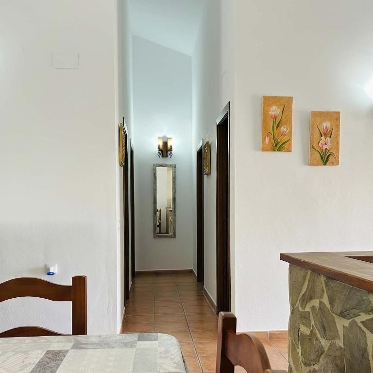 Chalet con piscina privada no permitimos grupos de jovenes - Casa - 19