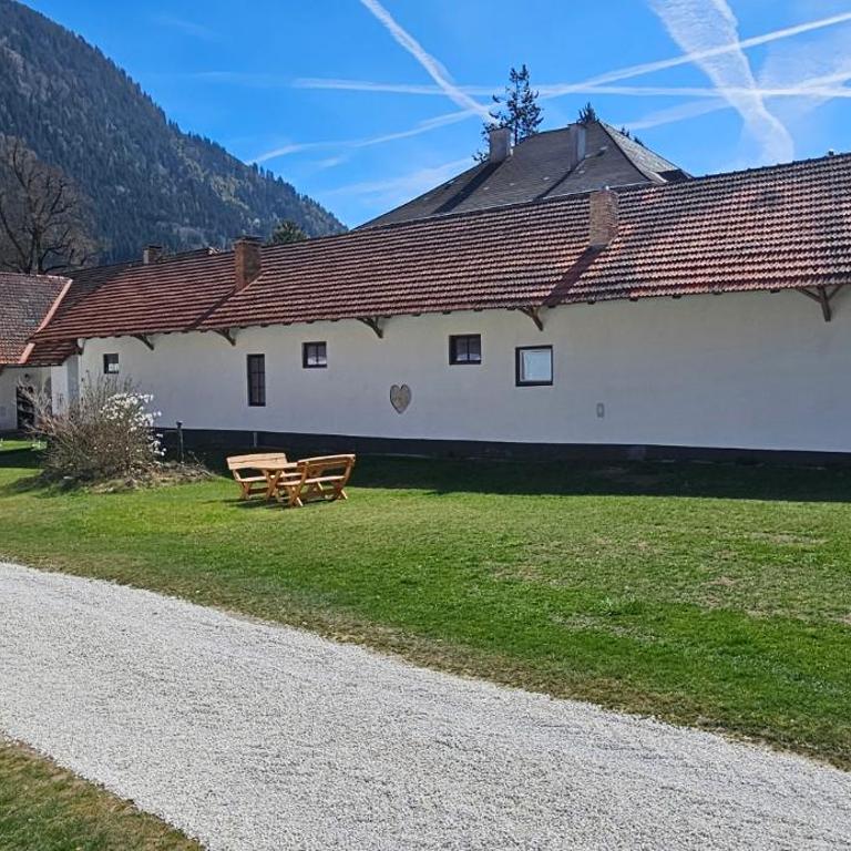 Ferien- und Pferdegut Schloss Treffen - Apartment mit 2 Schlafzimmern - 2