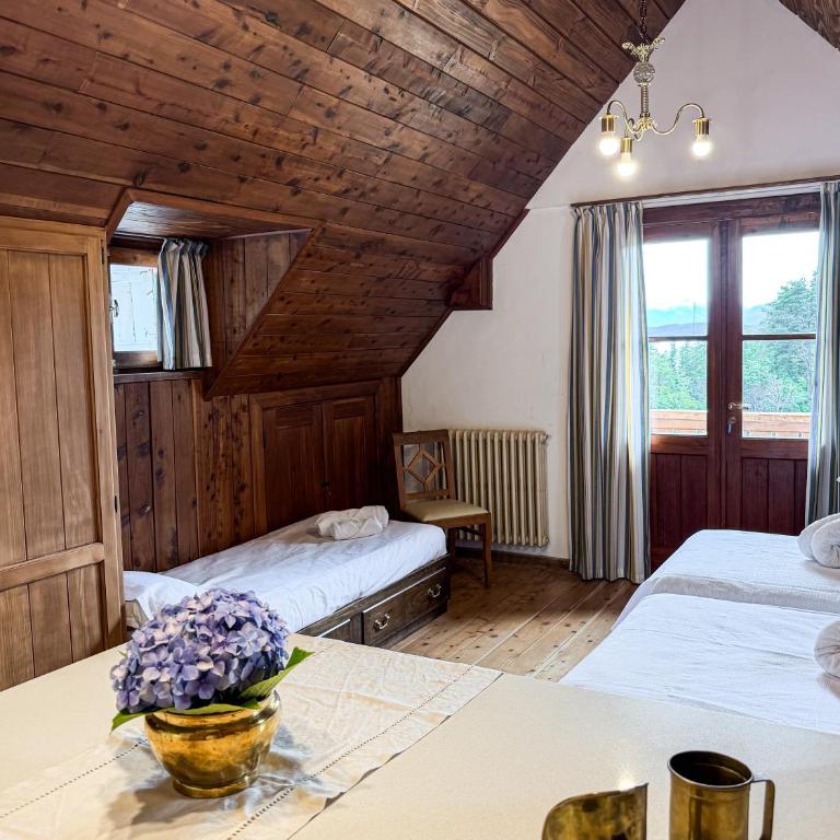 Tres Amapolas Llao Llao - Triple Room with Private Bathroom - 2