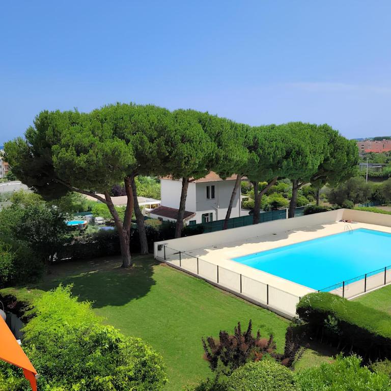 Les Bastides du Soleil, Swimming Pool & Beach within Walking Distance - Appartement 2 Chambres avec Terrasse et Vue sur la Mer - 1
