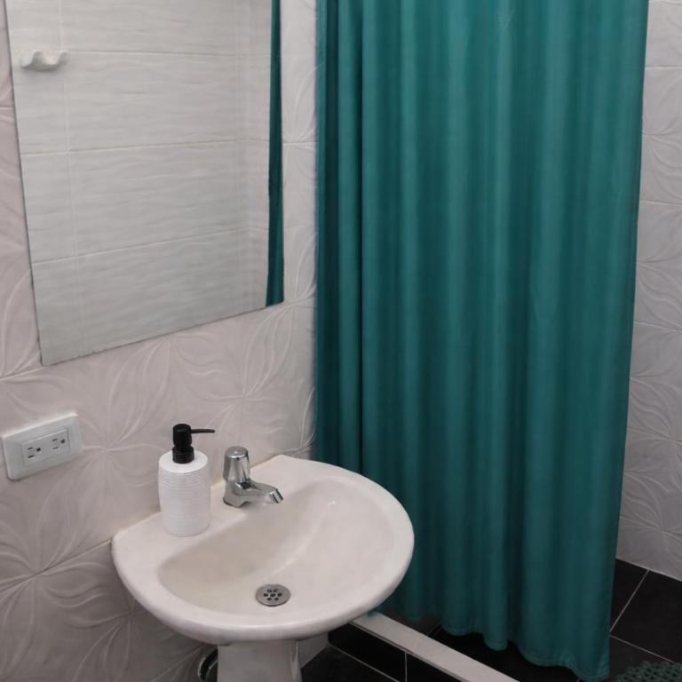 Casa Esperanza - Habitación Doble con baño privado - 13