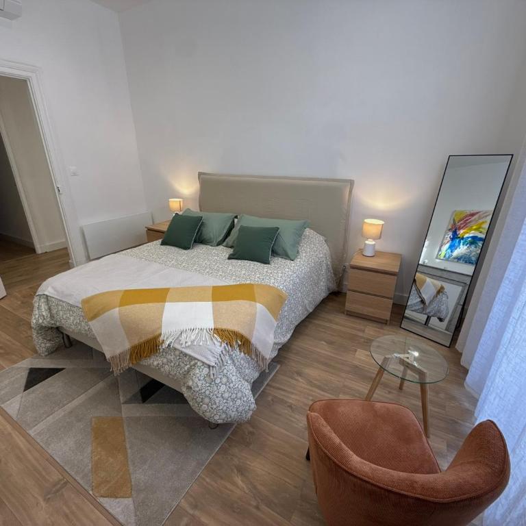 T3 cosy Nîmes centre - Parking - Arènes à pied - Climatisé - Apartamento de 2 dormitorios - 14