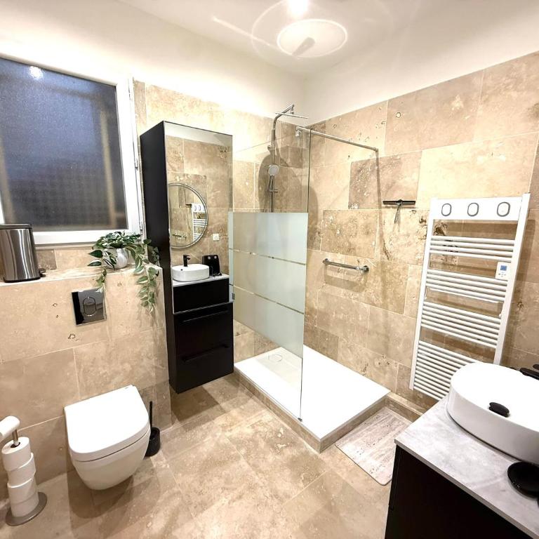 T3 cosy Nîmes centre - Parking - Arènes à pied - Climatisé - Apartamento de 2 dormitorios - 17