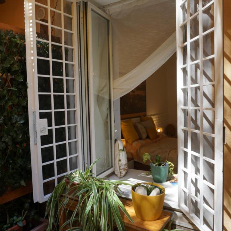 A bridge to the Coliseum - One-Bedroom Apartment with Terrace - 4