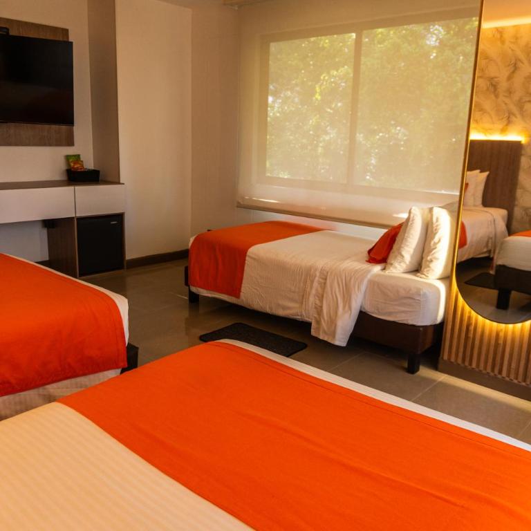 Hotel Pinares Plaza - Triple Room - 1