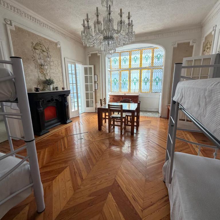 Anys Hostal - Bed in 4-Bed Female Dormitory Room - 3