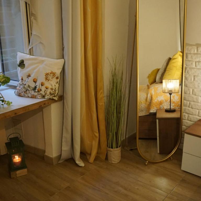 A bridge to the Coliseum - One-Bedroom Apartment with Terrace - 5