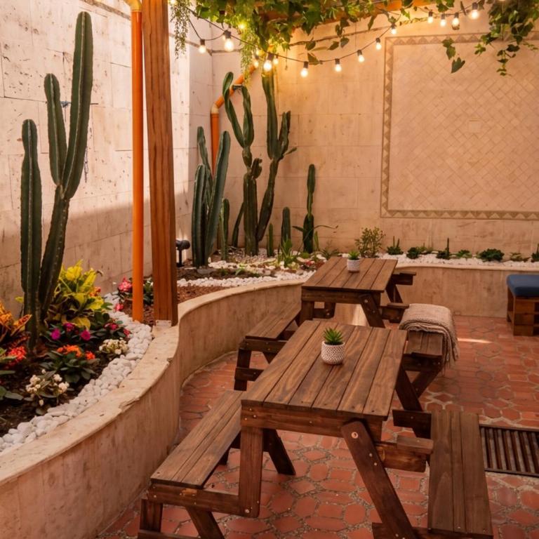 Paisa Hostel Medellín - Double Room with Shared Bathroom - 3