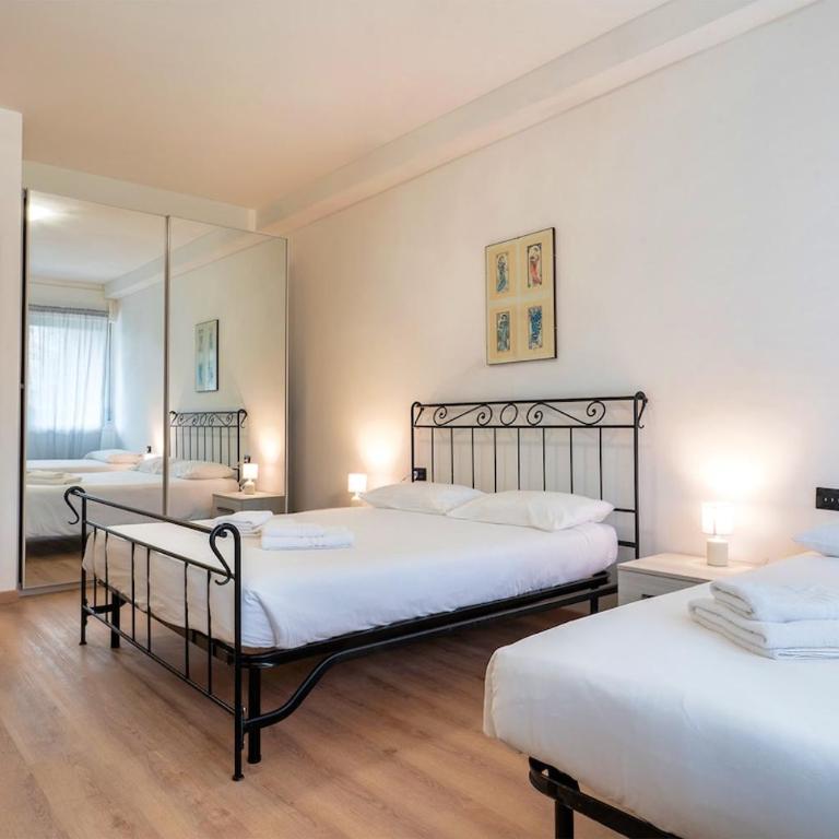 2 min Metro - Sleeps 7 - 2 BR - 2 baths - Appartamento con 2 Camere da Letto - 3