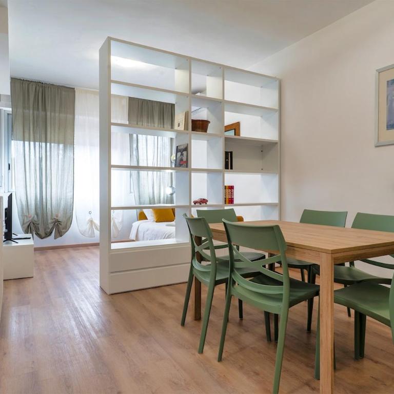 2 min Metro - Sleeps 7 - 2 BR - 2 baths - Appartamento con 2 Camere da Letto - 22