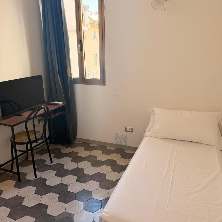 Leone XIV Firenze - Camera Singola con Bagno Privato - 6