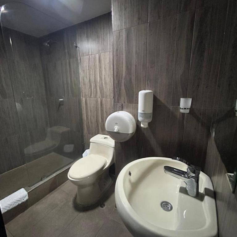 Hotel Tierra Verde - Single Room with Private Bathroom - 2