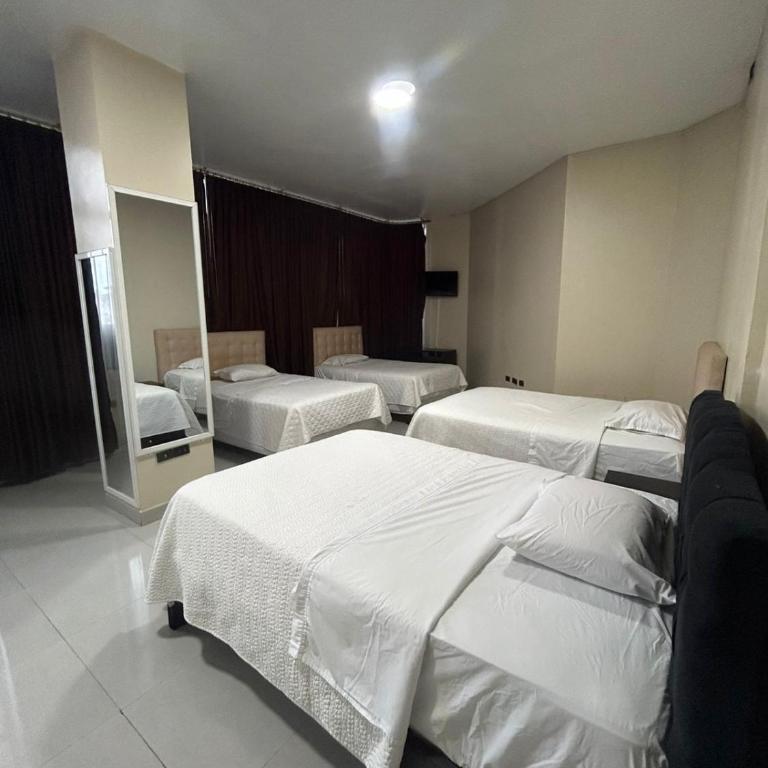 Hotel Tierra Verde - Triple Room with Private Bathroom - 3