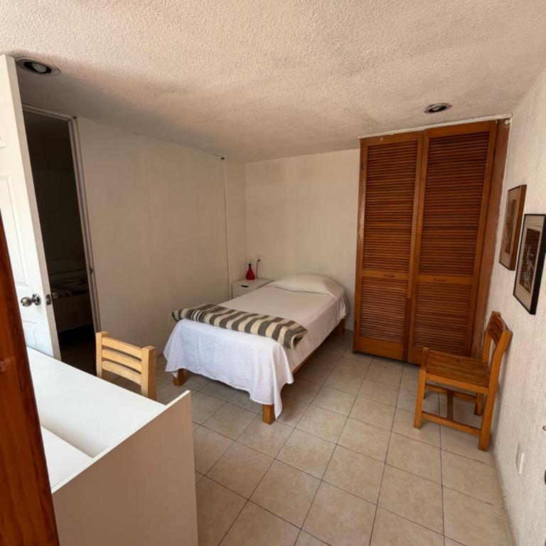 Anys Hostal - Double or Twin Room - 7