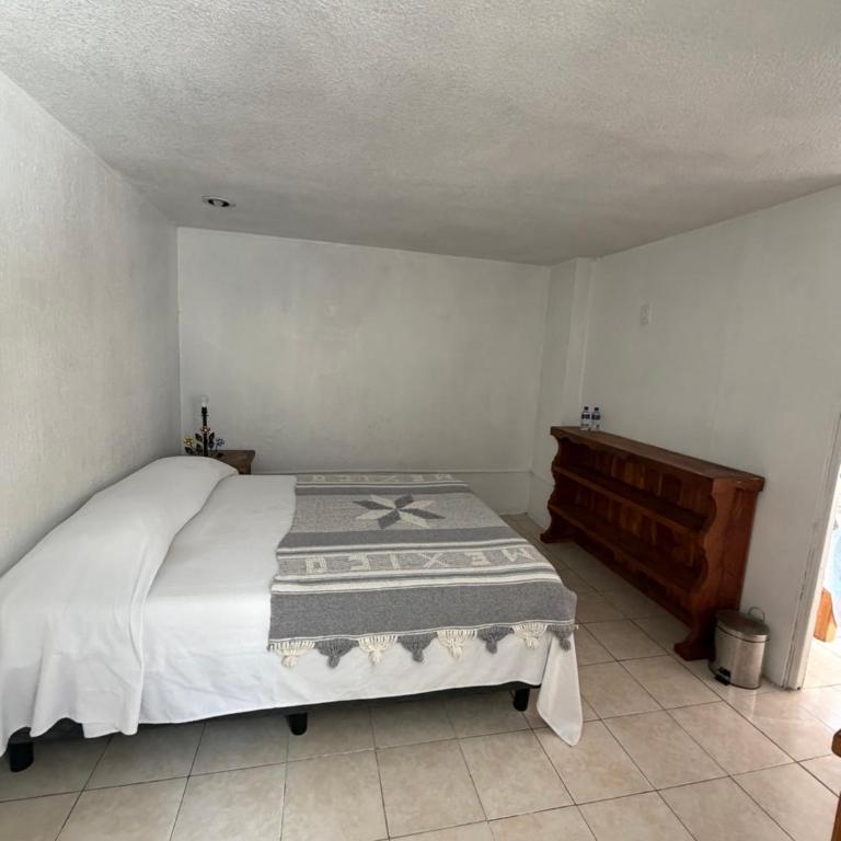 Anys Hostal - Double or Twin Room - 9