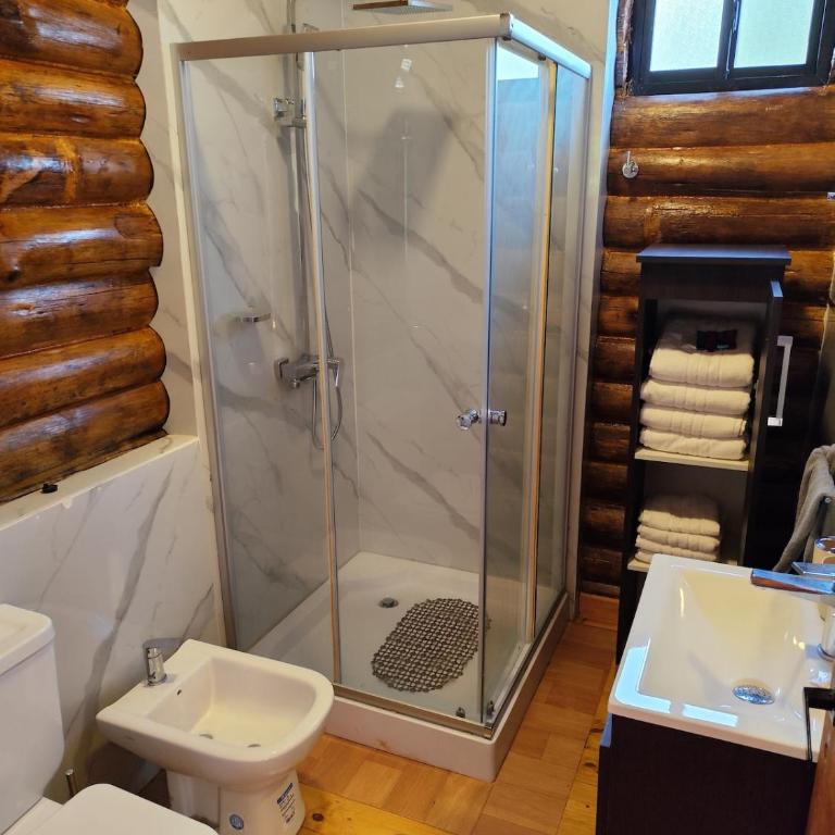 Cabaña a estrenar en el bosque, con pileta privada - Casa con 1 dormitorio - 32