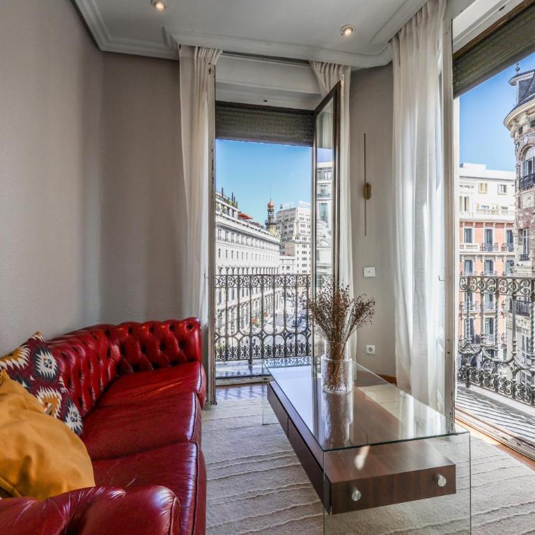 AmazINN Boutique Madrid Canalejas - Two-Bedroom Apartment with Balcony - 1
