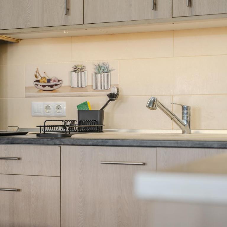 Sunny Studio with Pool & Terrace & WIFI - Apartamento de 1 dormitorio - 29
