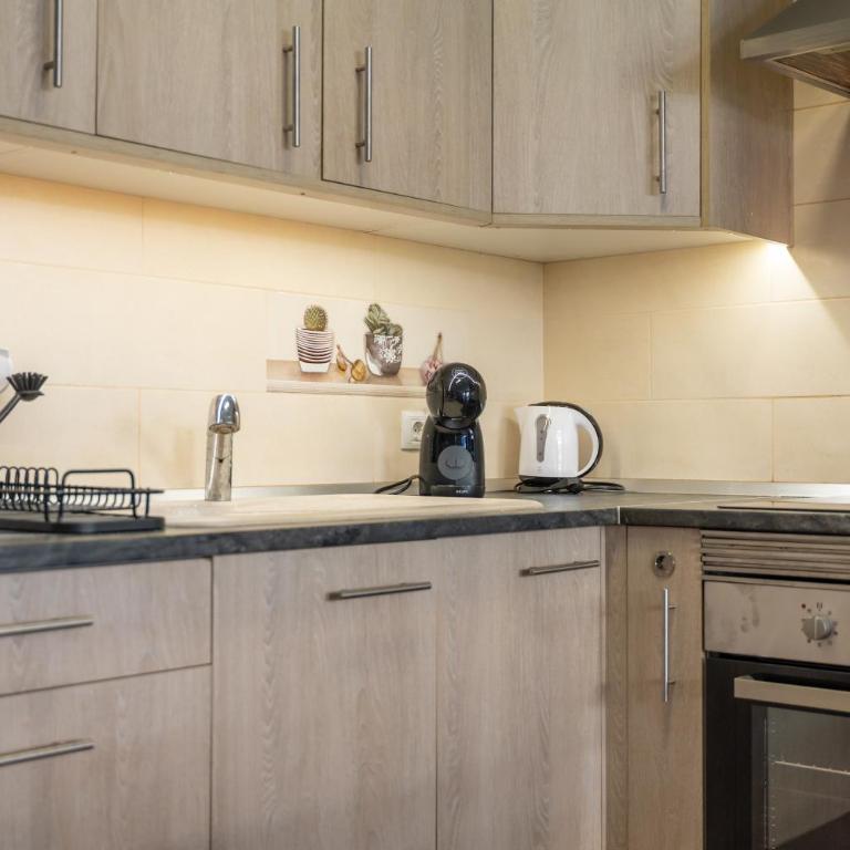 Sunny Studio with Pool & Terrace & WIFI - Apartamento de 1 dormitorio - 21