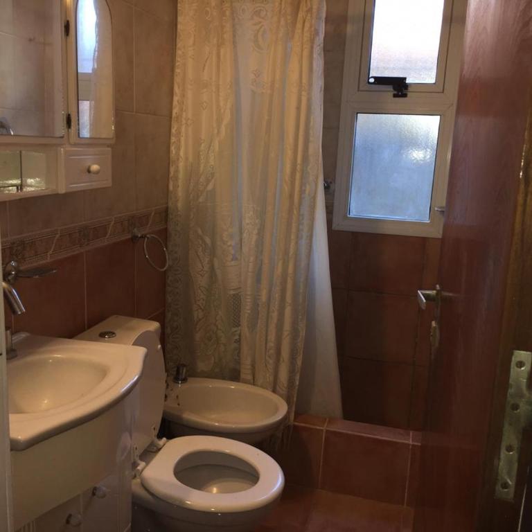 Cálido dpto de 2 ambientes con parrilla y cochera en zona residencial de Punta Mogotes - Apartamento de 1 dormitorio - 2