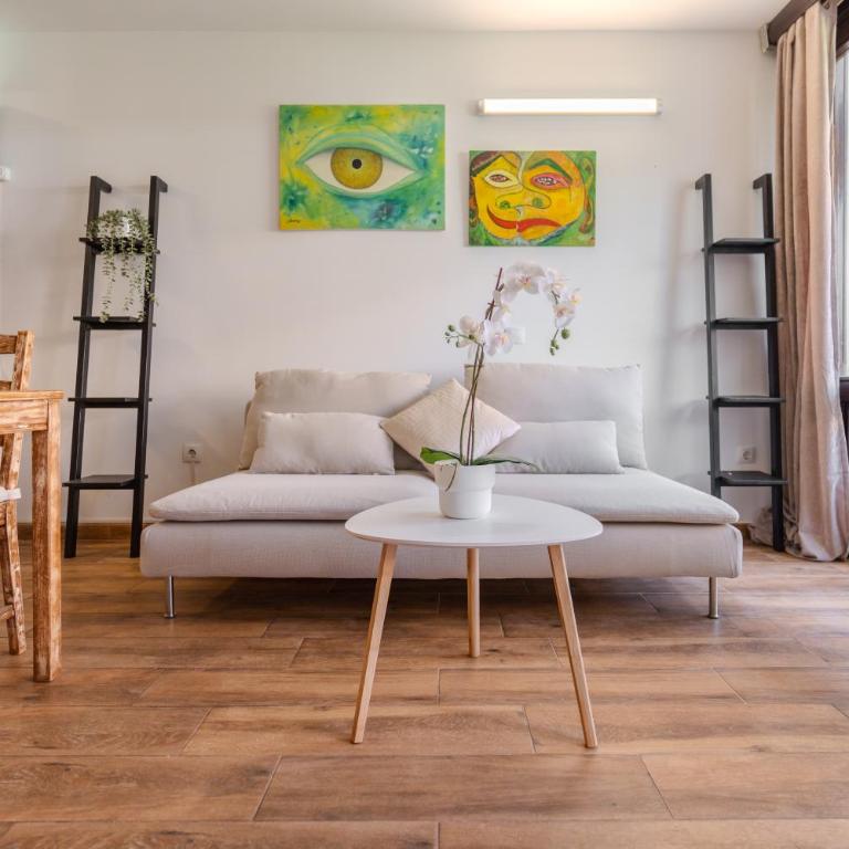 Sunny Studio with Pool & Terrace & WIFI - Apartamento de 1 dormitorio - 32