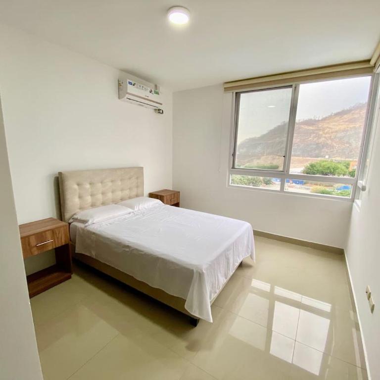 Ceibos Point - Hermoso y Amplio Departamento cercanía Consulado Americano y parqueo gratuito - Apartment - 3