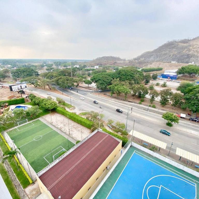 Ceibos Point - Hermoso y Amplio Departamento cercanía Consulado Americano y parqueo gratuito - Apartment - 14