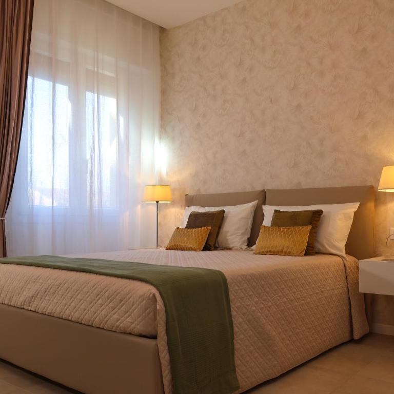 Home Ponente 107 - Maggiore Deluxe Apartment - One-Bedroom Apartment - 1