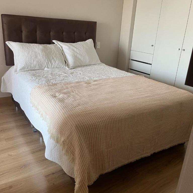 Sky Apartment Piso 25 Vista Panorámica Cerca a Gamarra & San Isidro - Three-Bedroom Apartment - 27