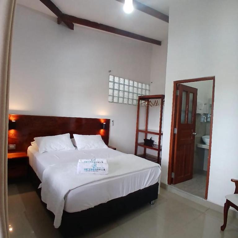 HEYSEN Haus - Three-Bedroom Apartment - High Floor - 35